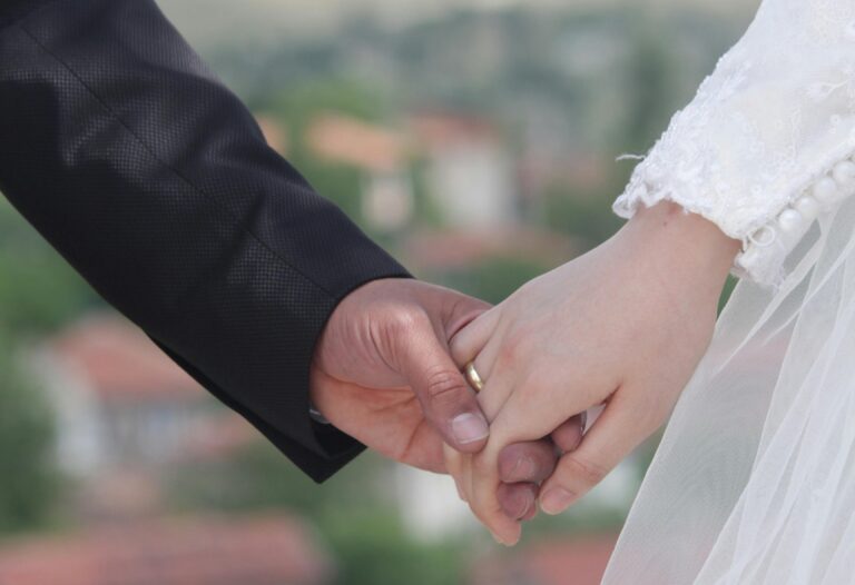 Read more about the article Jesus-shaped weddings